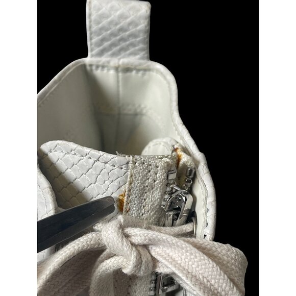 UGG Darren Combat Boots Embossed Snake White US 7W - Picture 8 of 9